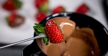Fondue para os amigos dicas que vao alem da receita