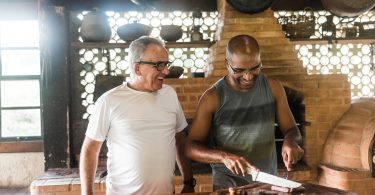 Itens para ajudar a preparar o churrasco