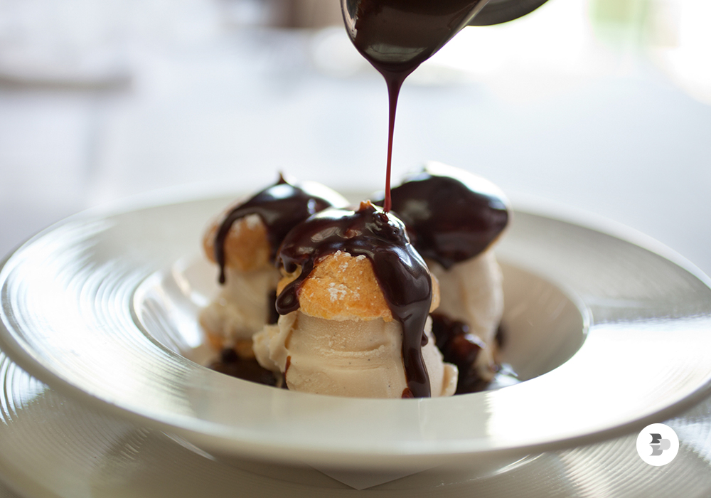 Profiteroles com Calda de Chocolate. Receita dia dos Pais