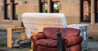 Como Descartar Móveis de Forma Sustentável e Consciente: Guia Prático