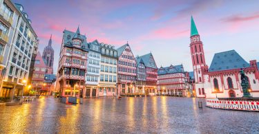 Uma praça na cidade de Frankfurt, na Alemanha. Alemanha.