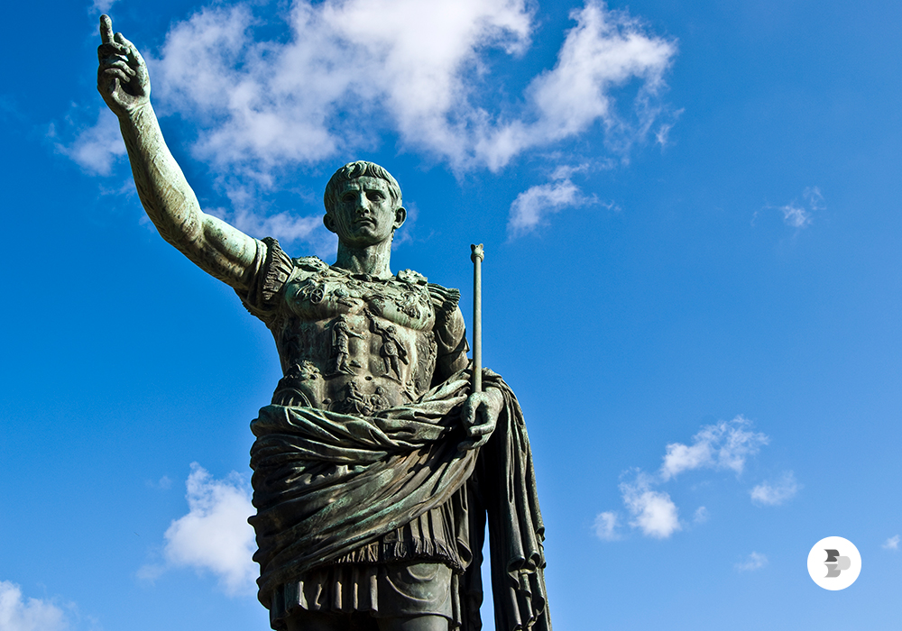 Uma estátua do imperador romano Júlio César. Calendário.