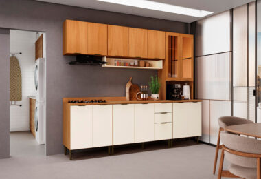 Uma cozinha com balcão para cooktop incluso. Balcão cooktop.