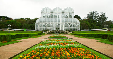 O jardim botânico em Curitiba, Paraná. Cidades paranaenses.